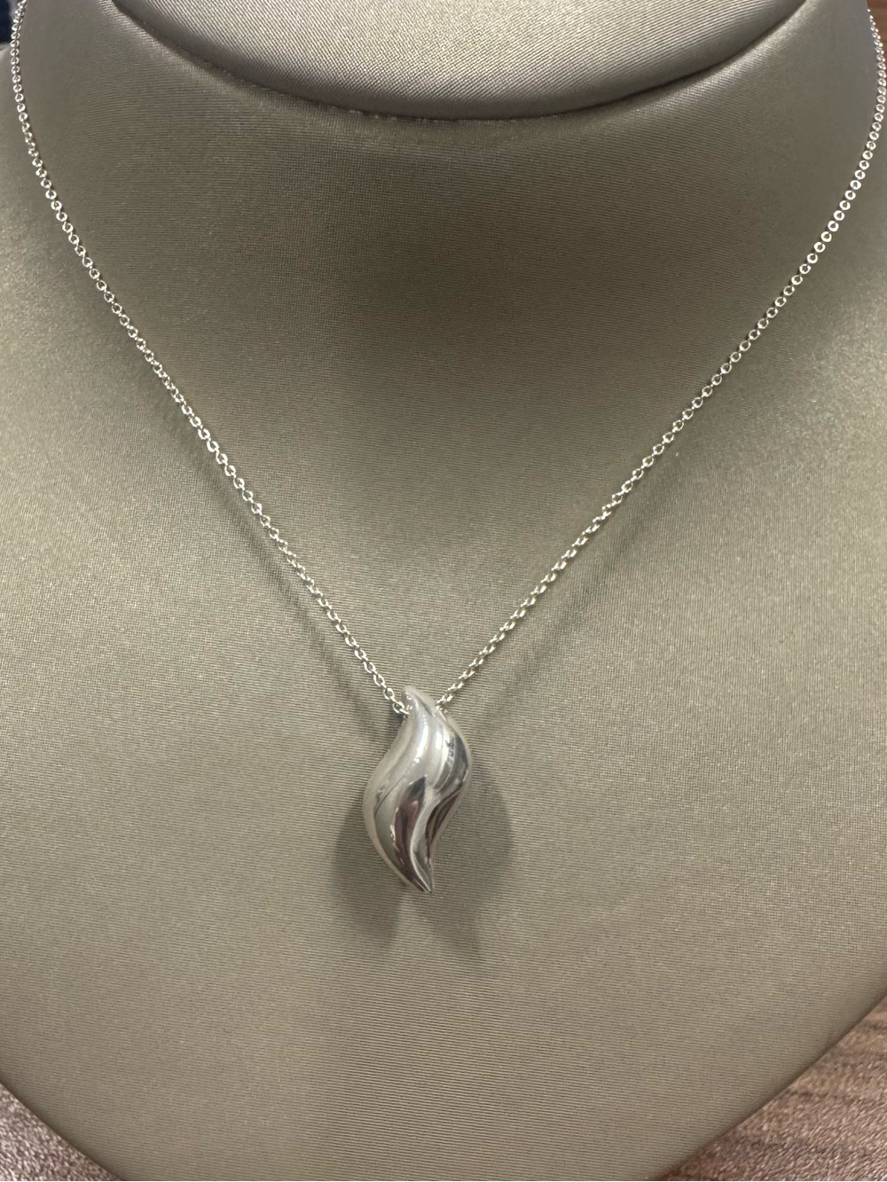 Tiffany & Co Sterling Silver Elsa Peretti Feather Pendant Necklace